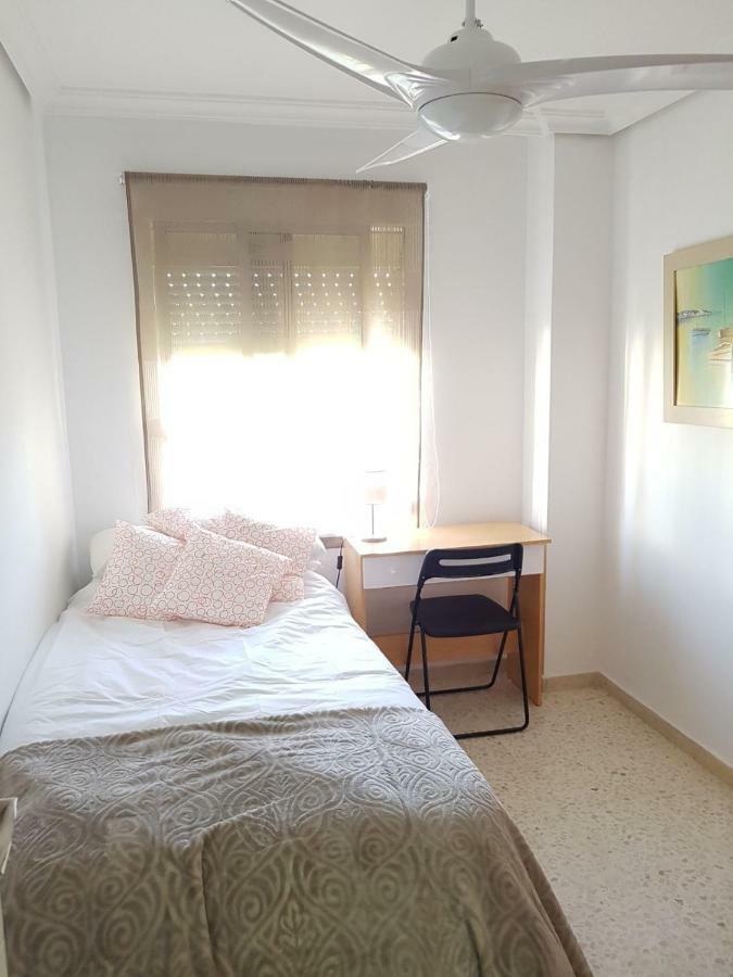 Luminoso Y Amplio Apartamento Севилья Экстерьер фото
